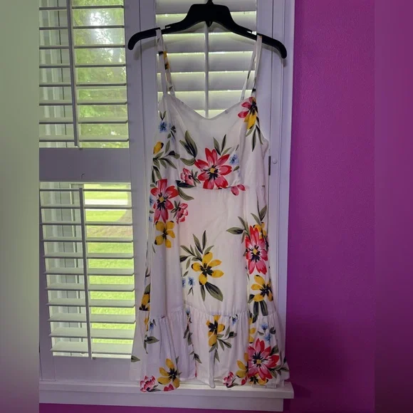 Floral Sleeveless Dress - Picture 1 of 7